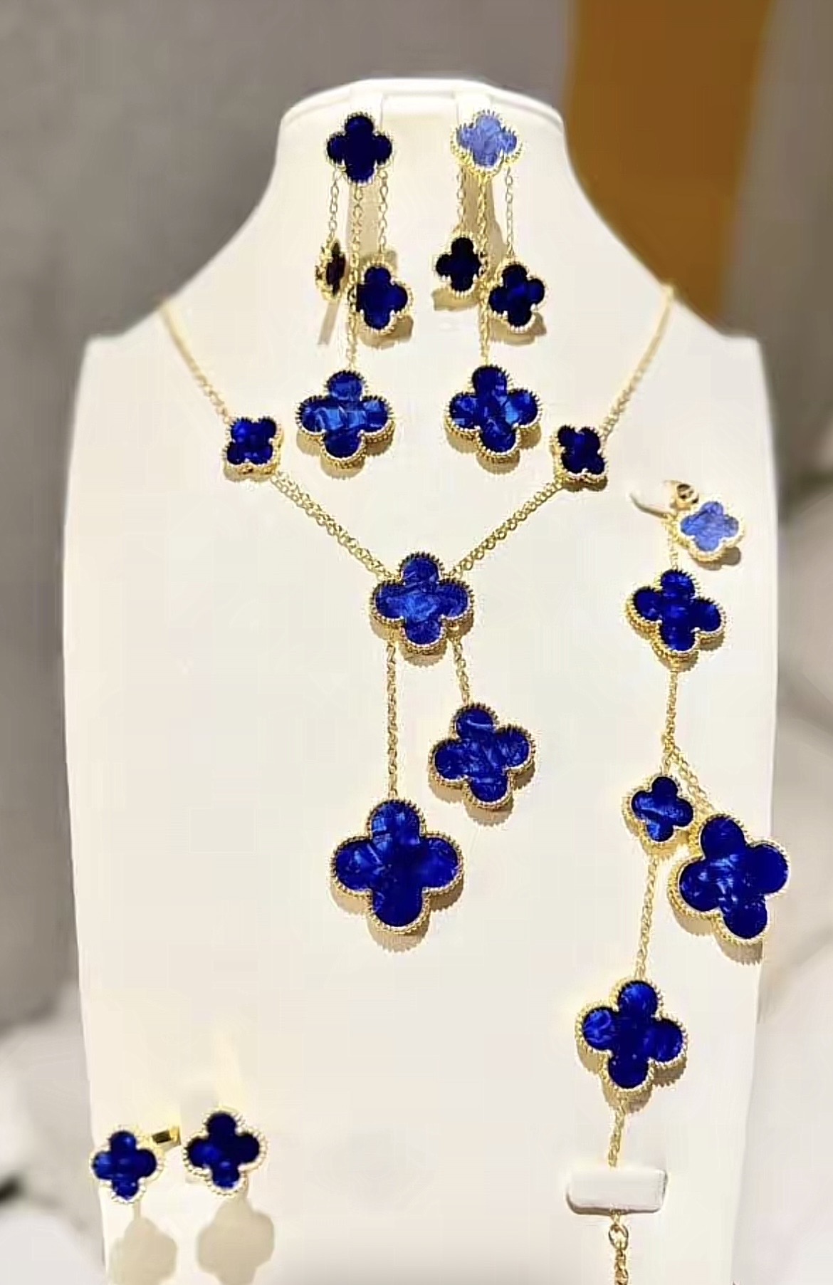 Ensemble bijoux van cleef